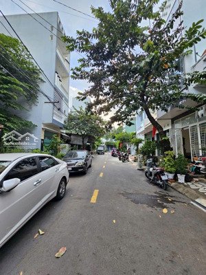 (hím)bán nhà mặt tiền cách biển quy nhơn 700m giá êm chỉ nhỉnh 3ty xxz, gần khu du lịch ghềnh ráng