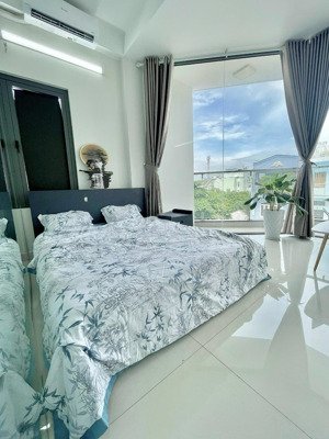 phòng ban công full nội thất ngay trung tâm bình thạnh giáp quận 3