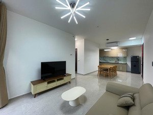 [cho thuê] 2pn2wc có nội thất, căn góc, view hồ - celesta rise nguyễn hữu thọ nhà mới đẹp rộng rãi