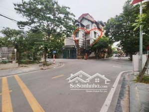 biệt thự cổ linh - lô góc 2 mặt tiền - ô tô tránh dừng đỗ ngày đêm - vỉa hè - kinh doanh sầm uất