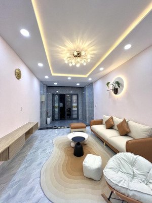 siêu phẩm 4 tầng thiết kế hiện đại 76m2 full nội thất hxh đỗ cửa giá 8,5 tỷ