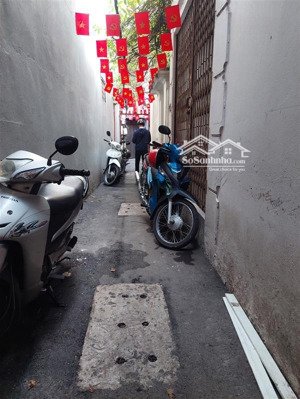 nhà ngõ văn hương thông các ngả .sd 30m. ngay trung tâm quận đống đa