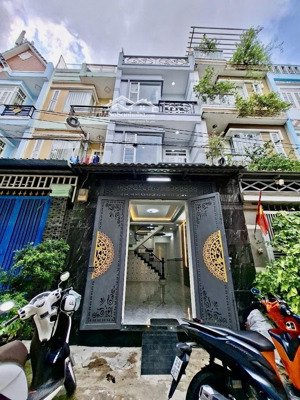 vip lê văn quới - 3 tầng ở ngay - xe hơi ngủ trong trong nhà - 4m x 13m - sổ a4 chỉ 5,95 tỷ