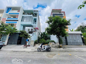 bán nhanh lô nhà phố 1/ đường nguyễn tuyển lô góc 2 mặt tiền đường