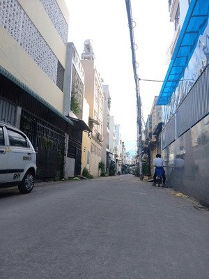 bán nhà - 2 tầng - hxh - bình tân - 4m x18m - nhỉnh 6 tỷ