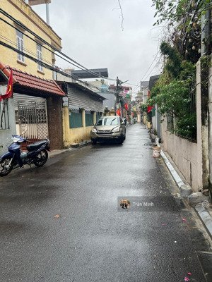 cần bán lô đất siêu đẹp - đường 2 ô tô tránh nhau trước đất - vị trí trung tâm gần chợ mai hiên.