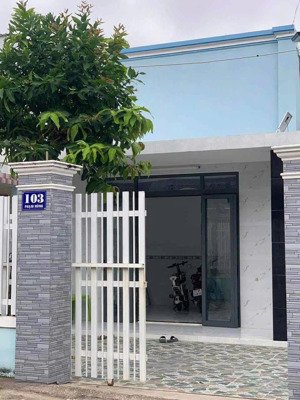 cần bán căn nhà ngay trung tâm thị trấn phước bửu, xuyên mộc, cách chợ bà tô 100m