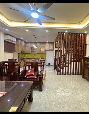 bán nhà riêng tại nguyễn văn cừ, 24 tỷ, 100 m2, 5pn, 5wc, pháp lý đầy đủ