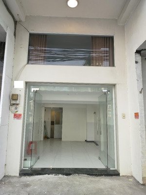 chính chủ cho thuê nhà mặt tiền cách mạng tháng 8, q10, hcm đẹp, 32 triệu vnd