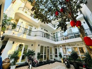 bán biệt thự mặt hồ tây 164m2 x mt9mét (50ty) siêu vip tây hồ cực hiếm cách hồ tây chỉ 10m ot