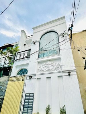 an cư lý tưởng - nhà mới 2 lầu 47m2 - ngay chợ tân mỹ - 5 phút tới lotte, phú mỹ hưng - chỉ 5,5 tỷ