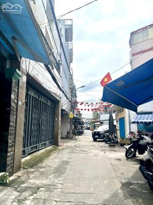 Bán nhà hẻm xe hơi Lê Văn Sỹ, Quận 3, 2 Tầng, 38m2, ngang 5.1m, tiện xây mới, 6.75 Tỷ