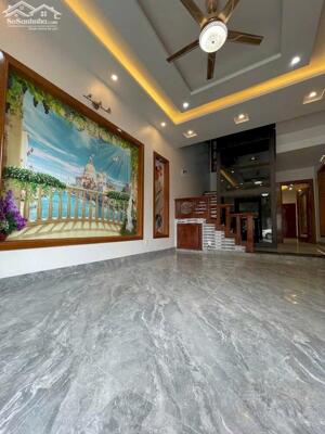 Bán căn nhà 4.5 tầng mặt phố KĐT An Phú, TP Hải Dương, 67.5m2, 4 ngủ, thang máy, 6.5 tỷ