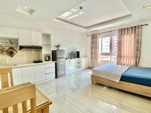 studio 45m2 ngay lanmark 81 cửa sổ thoáng ful nội thất vip di chuyển q1 cực kỳ tiện