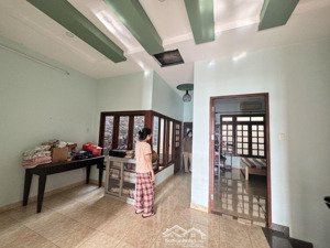 hiệp phú nhà 2 tầng 4pn hxh 6m khu kiến thiết _dt cao_97m ngang 6.7m_2km tiện ích đầy đủ_9.5ty