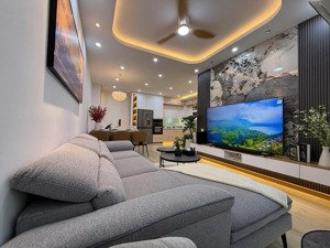bán căn hộ sky garden 1, phú mỹ hưng 3pn 2wc, nội thất cao cấp, hợp đồng thuê 29 triệu/tháng