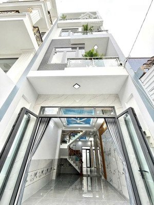 bán nhà dt 4x19m,3 lầu,ô tô đậu trong nhà, 1/ ngắn thới an 16. giá : 6,29 tỷ