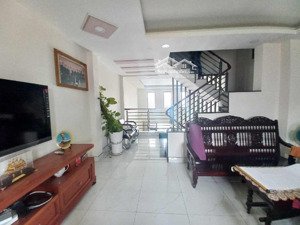 bán nhà 5 tầng mặt tiền đường 10m2- phú hữu-quận 9