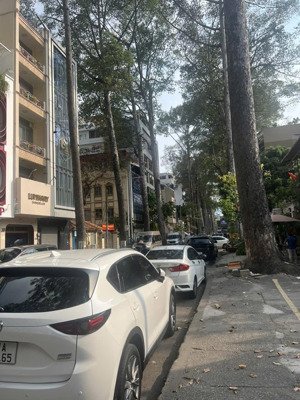 bán mtnb đường sương nguyệt ánh, p.bến thành, quận 1. dt: 10x30m. 4 tầng nhà đẹp. giá: 78 tỷ.