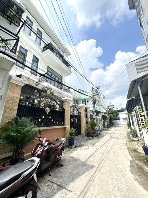 bán nhà 2 tầng hẻm xe hơi 3 phòng ngủ chỉ 3,35 tỷ gần kha vạn cân linh tây thủ đức