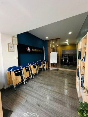 nhà mặt tiền - tân cảng - full nội thất - dtsd 330m2 - 8 phòng làm việc, 4 wc, 4 sảnh 