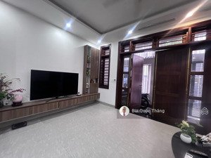 bán nhà đẹp cầu giấy, gần oto, diện tích mặt tiền rộng thoáng sáng, nội thất xịn xò, 60m x 16,5 tỷ