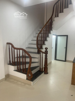 trí cực đẹp gần quang trung cách bến xe yên nghĩa chỉ 100m, giao thông siêu tiện. nhà xây