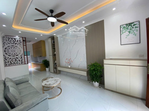 bán gấp nhà việt hưng 5 tầng lô góc 34m giá 6tỷ xíu có gia lộc