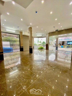 cho thuê nhà:
trệt 2 lầu & sân thượng, có thang máy
- góc 2 mặt tiền - kdc nam long __ - giá: 20tr