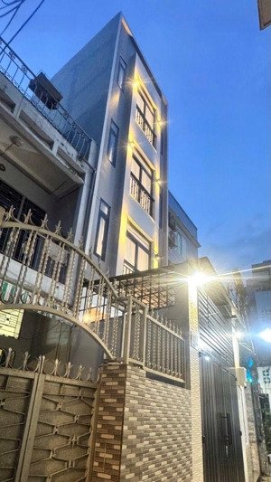 lê hồng phong - quận 10 - nhà mới đẹp lung linh - tặng nội thất cao cấp - xách va li vào ở ngay