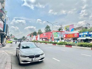 bán nhà 3 lầu dt 132m2, mặt tiền nguyễn ái quốc ngay ngã tư tân phong, đang cho thuê 300tr/năm