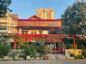 cho thuê nhà mặt tiền 152 nguyễn văn hưởng, thảo điền, quận 2 - 19x20m - 2 tầng - lh: 