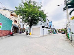 chốt gấp! nhà 80m2 - 3 tầng kiên cố- đường ôtô né nhau - ngay cầu vượt gò dưa - bao giá thị trường