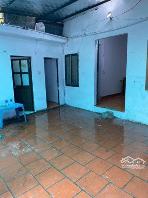 cho thuê nhà cấp 4, 2 phòng ngủ + vs + bếp riêng + sân rộng, giá 2.5 tr