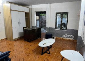 gần bệnh viện đa khoa đức giang - cách nhà văn hóa phường 10 m - gần trường thcs thanh am