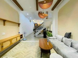 cần ra nhà nhanh bán nhà ngộp hồ hảo hớn p. cô giang q.1, shr hẻm oto lh ngay