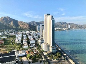 bán căn hộ studio scenia bay 45m2 giá 3.2 tỷ. lh 