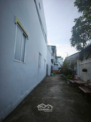 nhà: 9,9 tỷ dtsd: 300m2, 8x38m, có nhà 1 lầu, 5 căn 1 lầu nhỏ cho thuê, khu 798 nguyễn bình, nhà bè