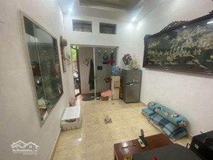 bán nr đê la thành, 3 tỷ, 25 m2, 2pn, 2wc, 3 tầng, mặt tiền 3m, ngõ 50m