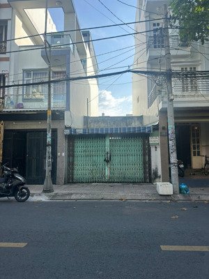 bán nhà mt lê niệm 4x17,1 cấp 4, 9.8 tỷ