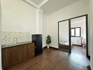 căn hộ 1 phòng ngủ tách bếp riêng biệt có ban công tại ngã tư hàng xanh trung tâm bình thạnh
