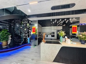 penthouse, duplex 2 trong 1 vô cùng đẳng cấp, view vô cực xem bắn pháo hoa free. giá siêu ngon