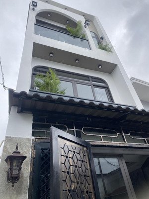 ban nha hem xe hơi phường 6 go vấp diện tích 3,8 x 10 gia 5,78 ty