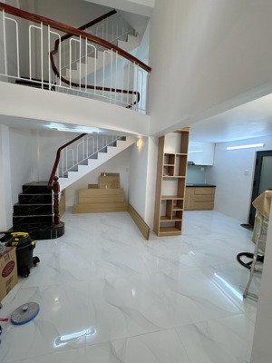 hẻm 4m - nhà đẹp 5 tầng hoàng diệu phú nhuận 51m2 - 5pn nhà mới xây full nội thất - nở hậu - giá 8