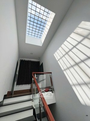 thủ đức: nhà 3 tầng đường số, 130 m2 ngang 7.9m, ô tô vào nhà, giá trị 8.45 tỷ