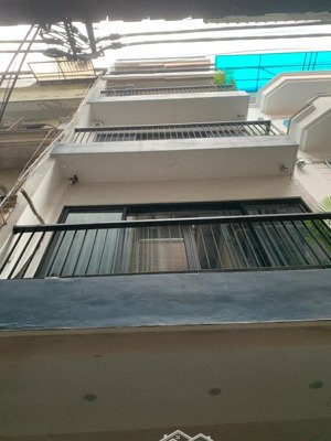 giang văn minh đội cấn 55m2x6t. mt 4.5m. phân lô oto tránh mặt ngõ kinh doanh dòng tiền. giá 25 tỷ