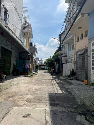 Nhà xinh 1 lầu đường 5m thông buôn bán nhỏ lẻ ngã 3 đông quang q12