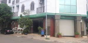 chính chủ gửi bán căn góc 2 mặt tiền khu biệt thự đồi ii đang sẵn hđt 30tr/tháng