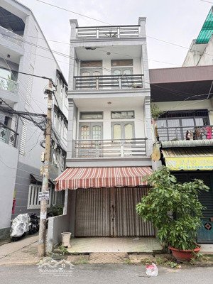 nhà góc 2 mặt tiền đường đoàn giỏi dt 4x15m đúc 1 trệt 2 lầu bán 7,9 tỷ