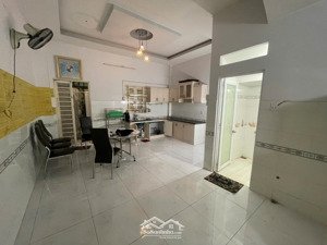 - cho thuê nhà nguyên căn 3 lầu - giá 12tr - hẻm xe tải - lê văn lương - phước kiển - nhà bè